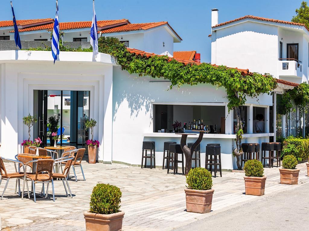 Xenios Dolphin Beach Hotel Possidi Exterior foto