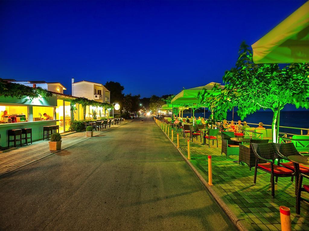Xenios Dolphin Beach Hotel Possidi Exterior foto