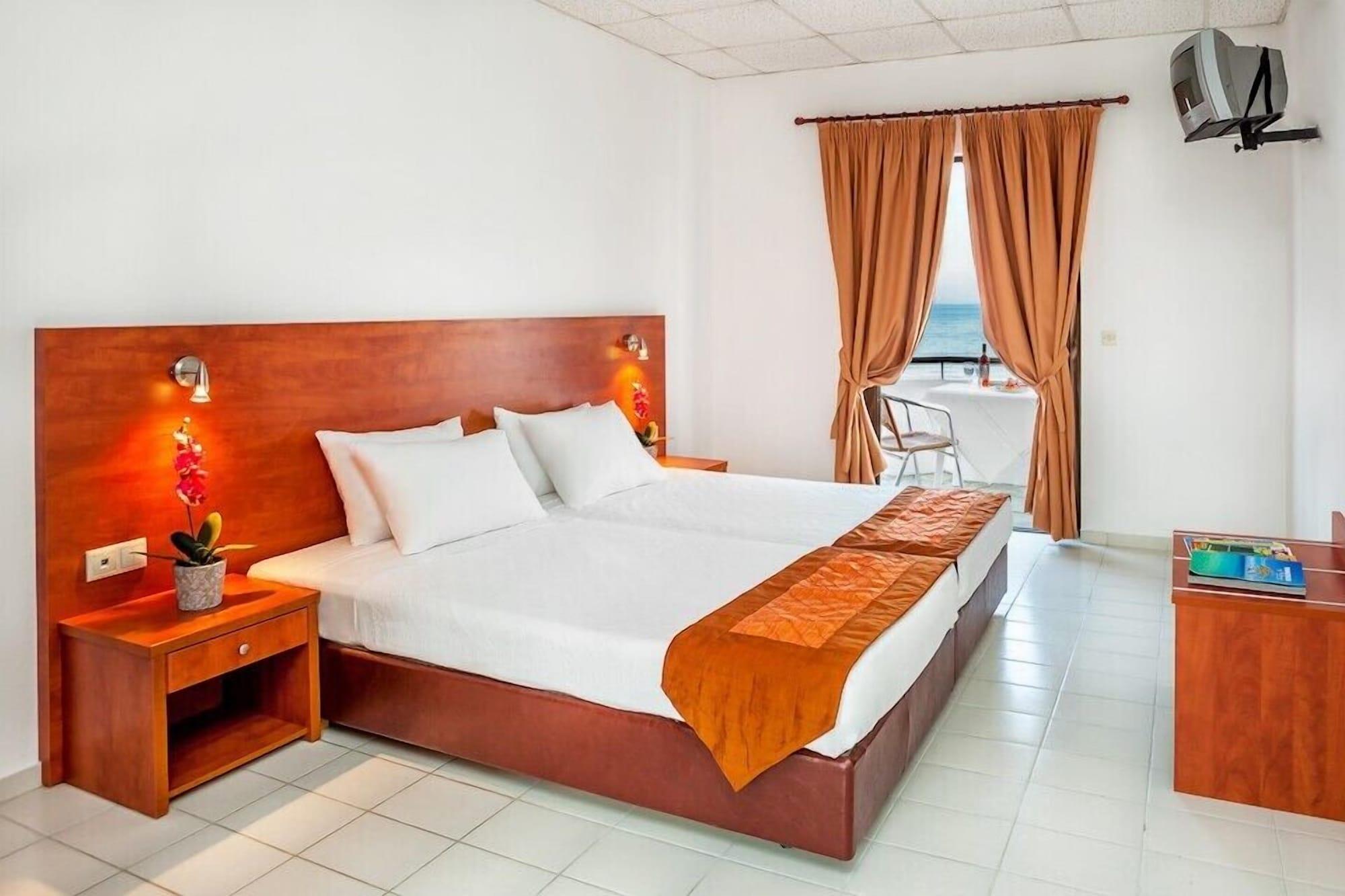Xenios Dolphin Beach Hotel Possidi Exterior foto