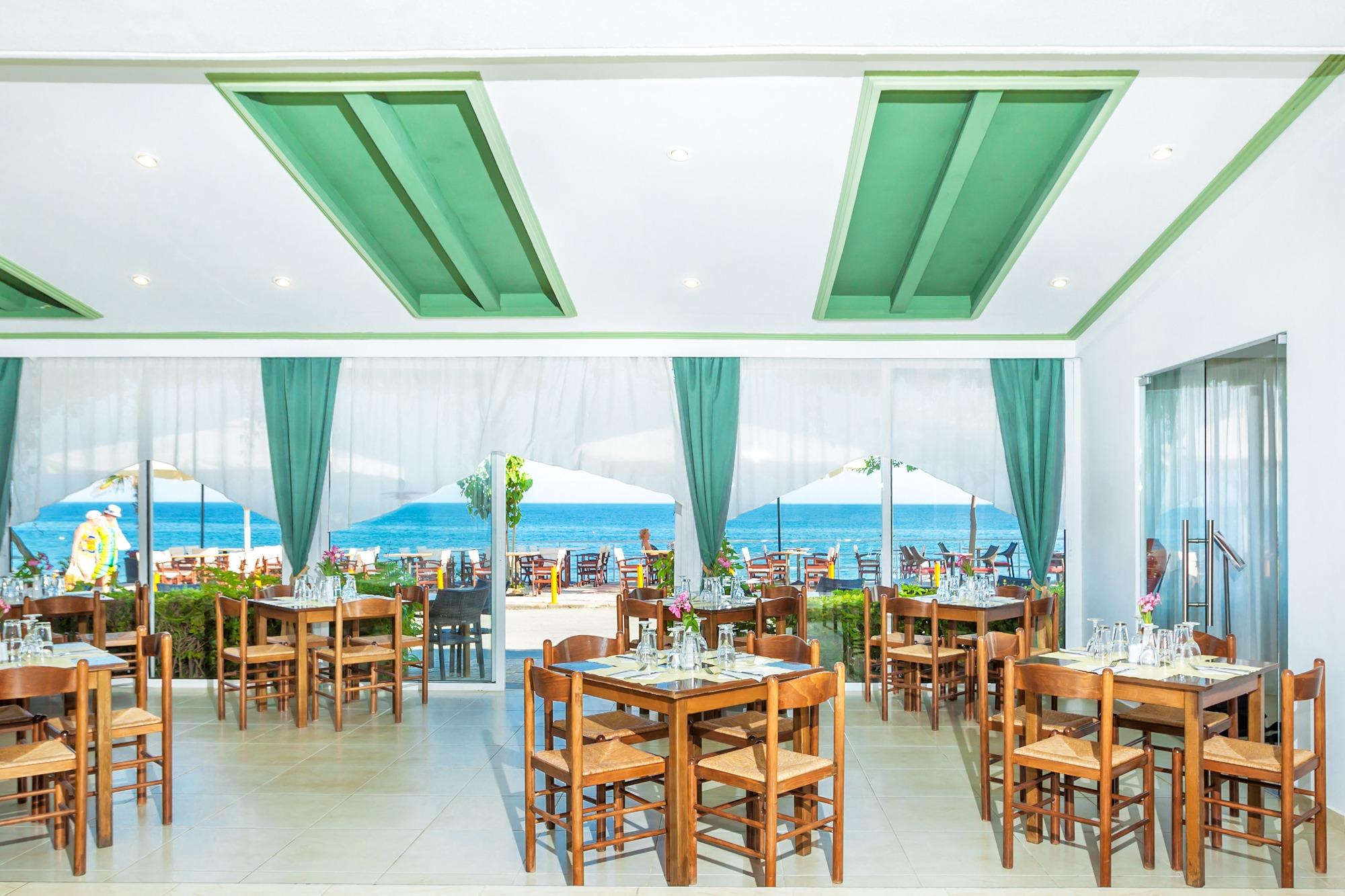 Xenios Dolphin Beach Hotel Possidi Exterior foto