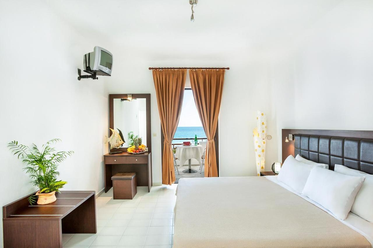 Xenios Dolphin Beach Hotel Possidi Exterior foto